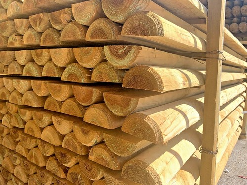 Mezzi pali legno pino - in, di